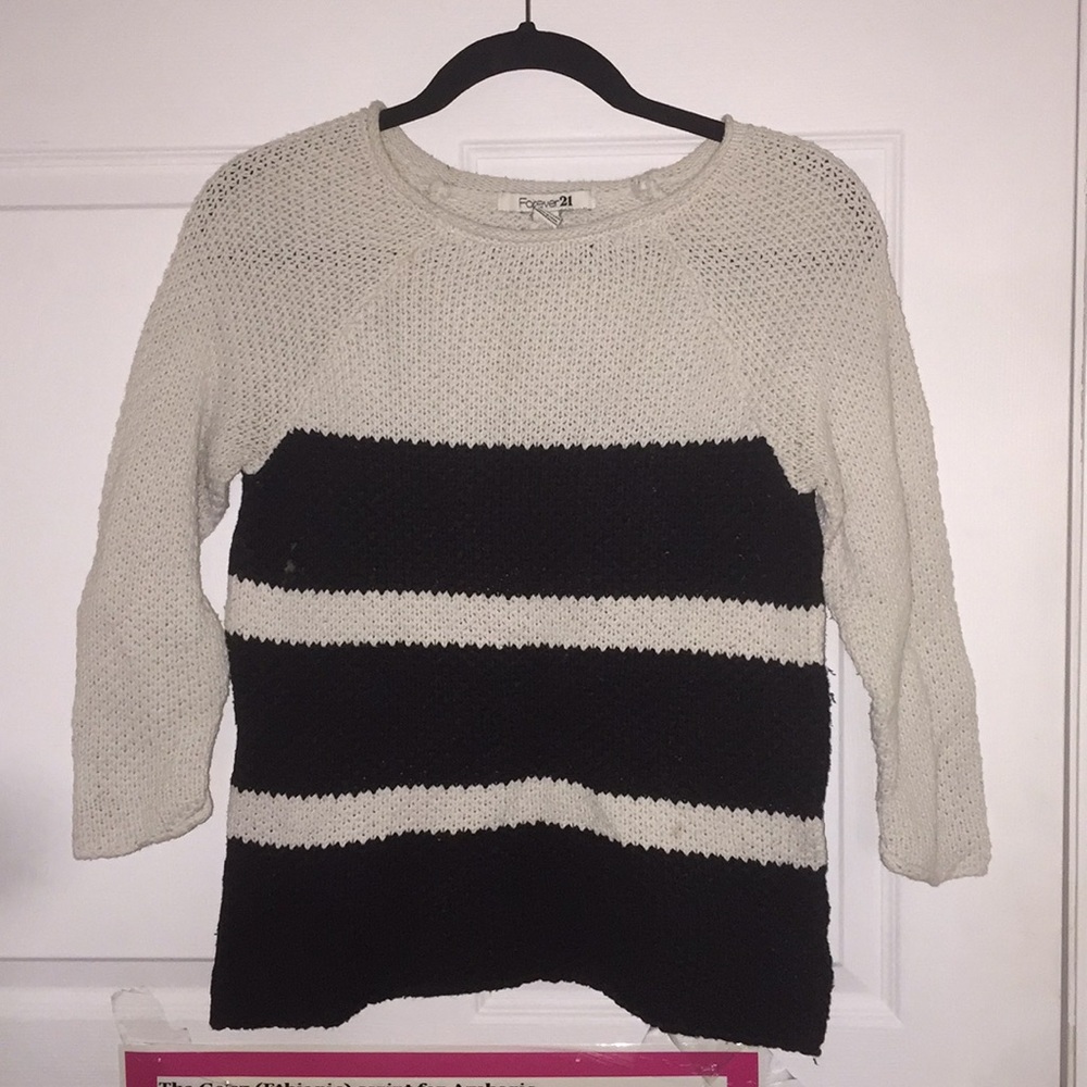 Comfy Sweater 🖤💟🖤